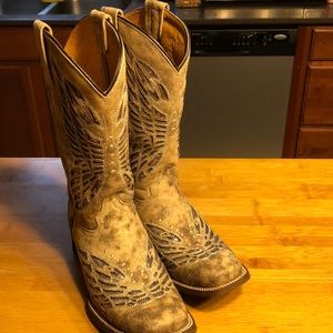 Corral boots
